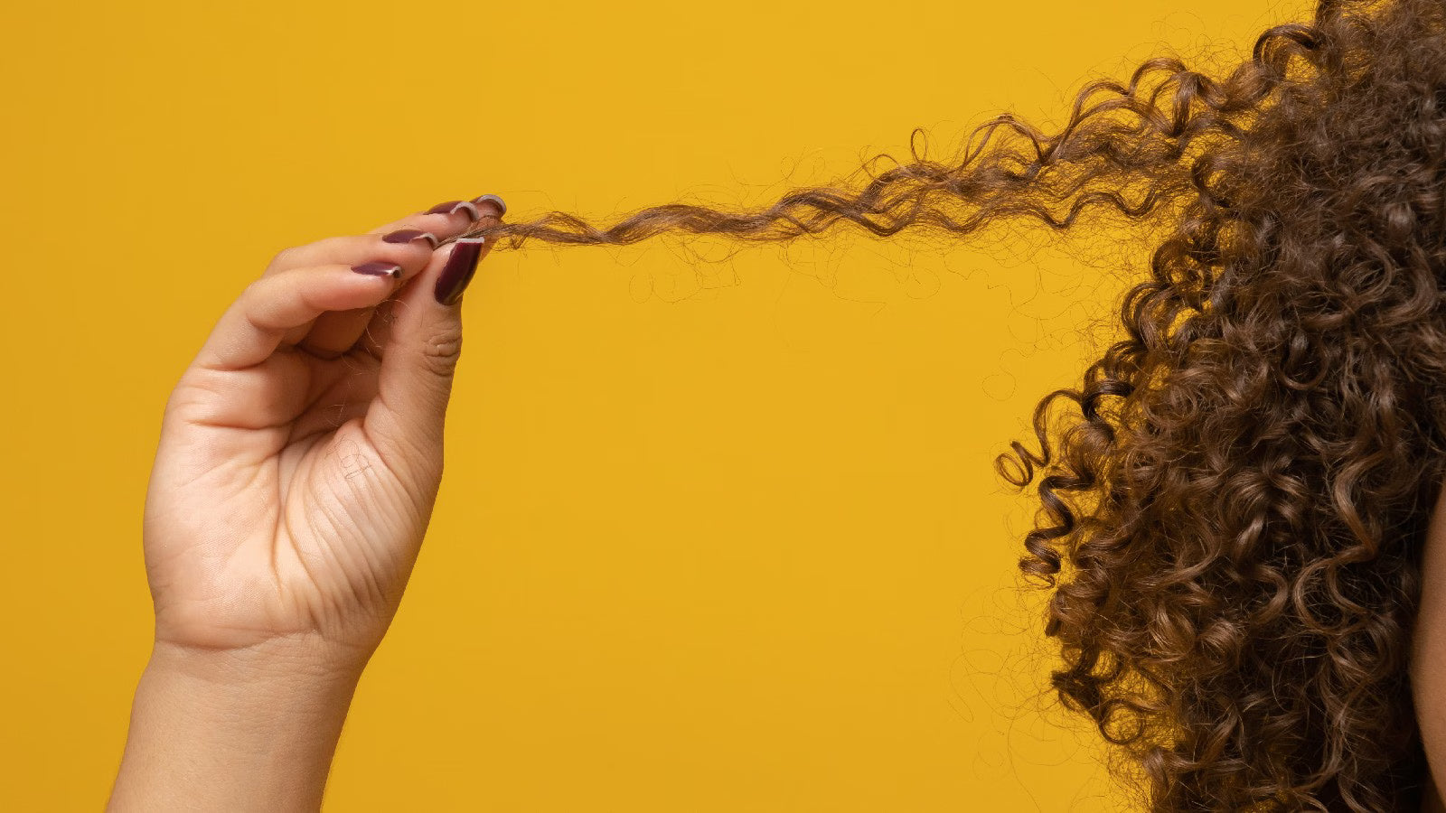 10 Daily Habits That Make Frizz Worse Without You Realizing